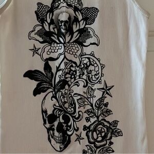 ✨Reduced HYBRID TEES skulls tank top - super stretchy w/ flowers, stars and more